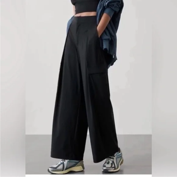 Athleta Pinnacle High Rise Wide Leg Black Cargo Trousers Pants Women's 8 - Picture 2 of 16